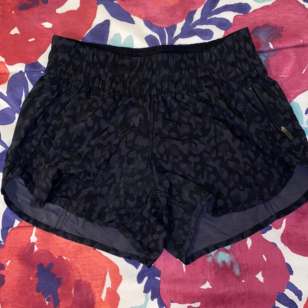 Lululemon Hotty Hot shorts